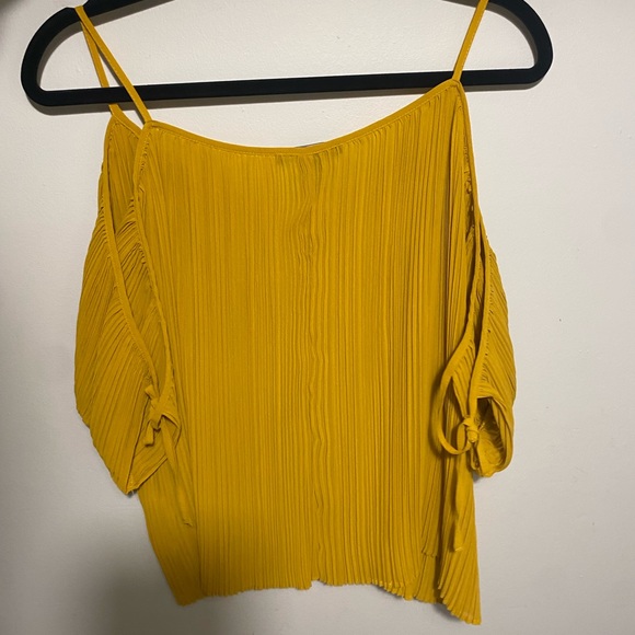 Never worn, Pristine Quality Forever 21 Blouse - Picture 2 of 4